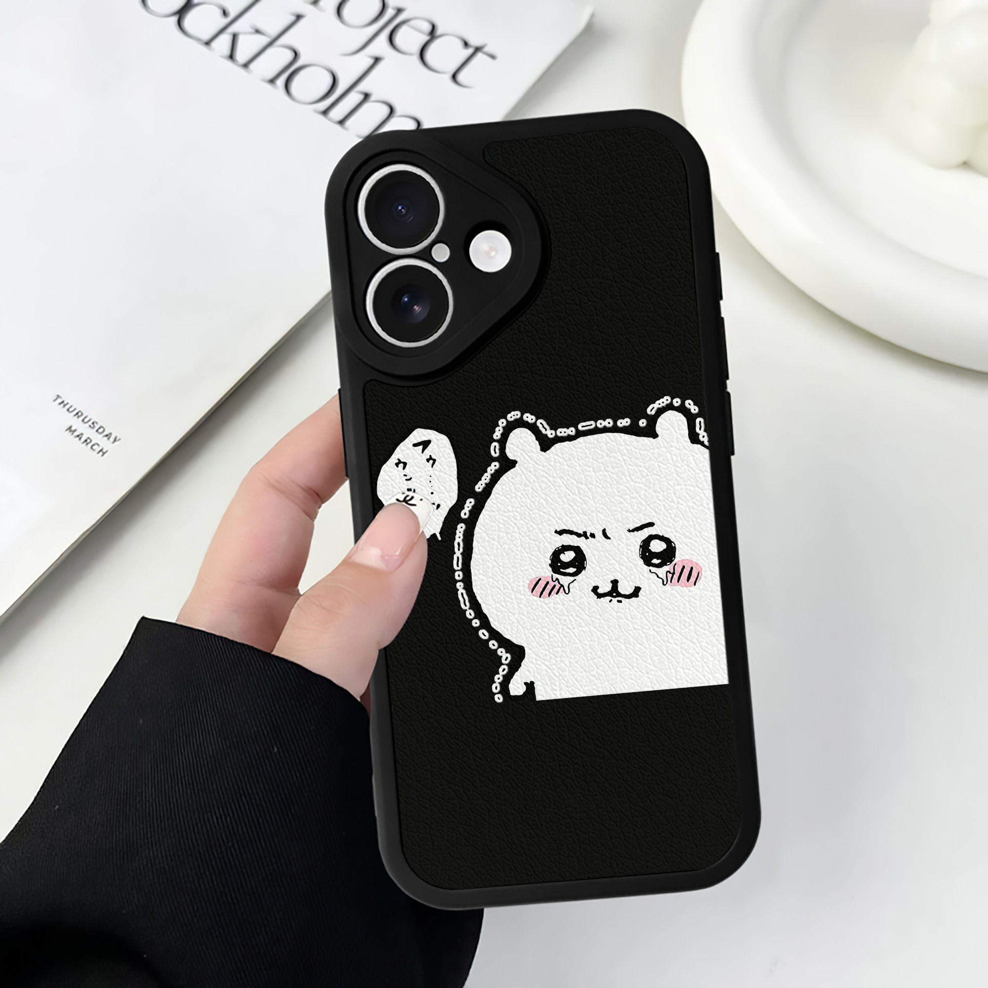 （画像用） ちいかわ ちいかわ Chii-kawa chiikawa 【iPhone 16シリーズ対応】シリコンスマホケース（レザー調） 材質：シリコン